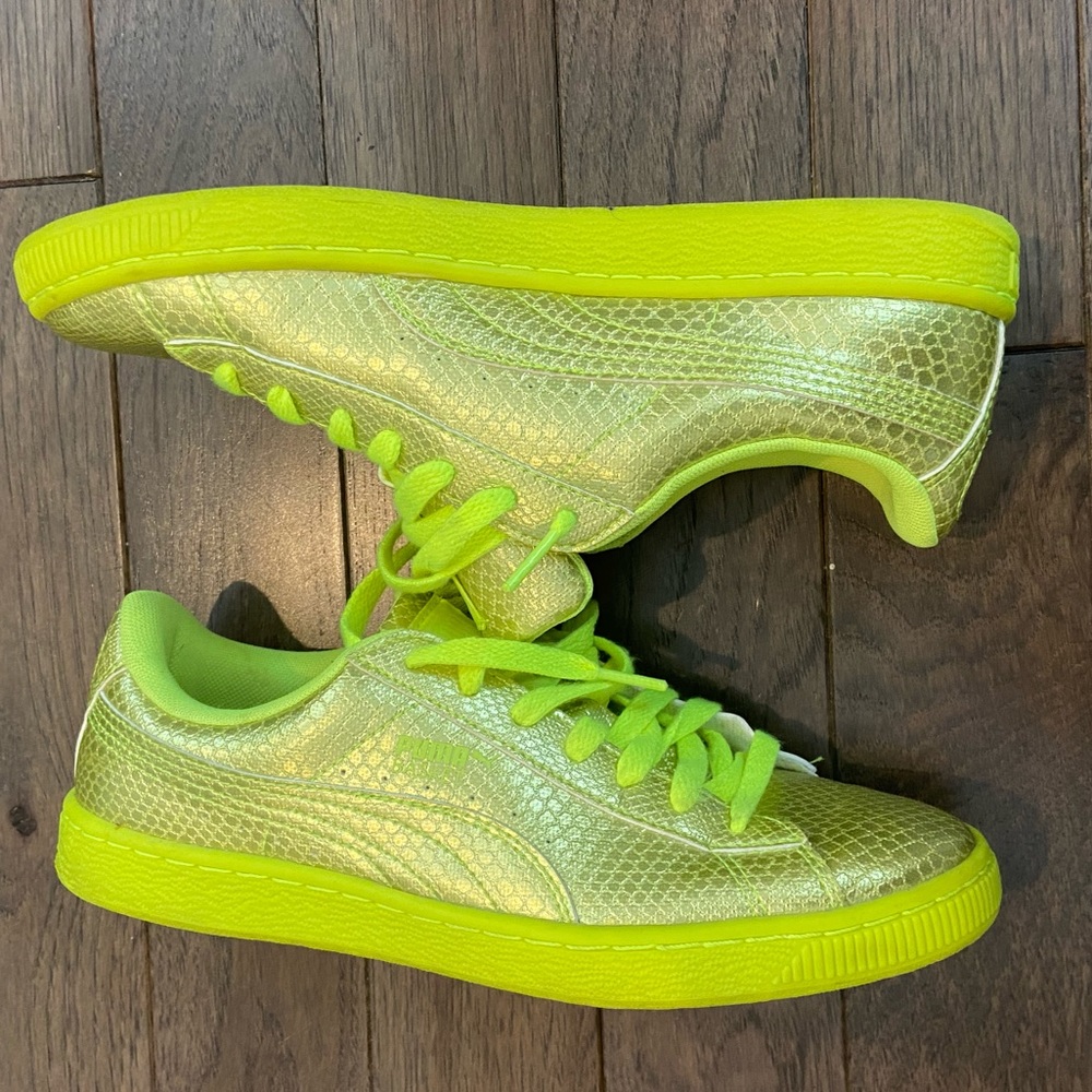 Neon snake print pumas